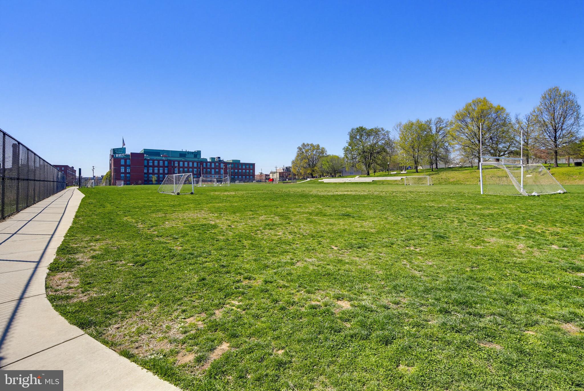 122 West Clement Street Baltimore, MD 21230 - Photo 34 of 40 a view of a golf course with a garden