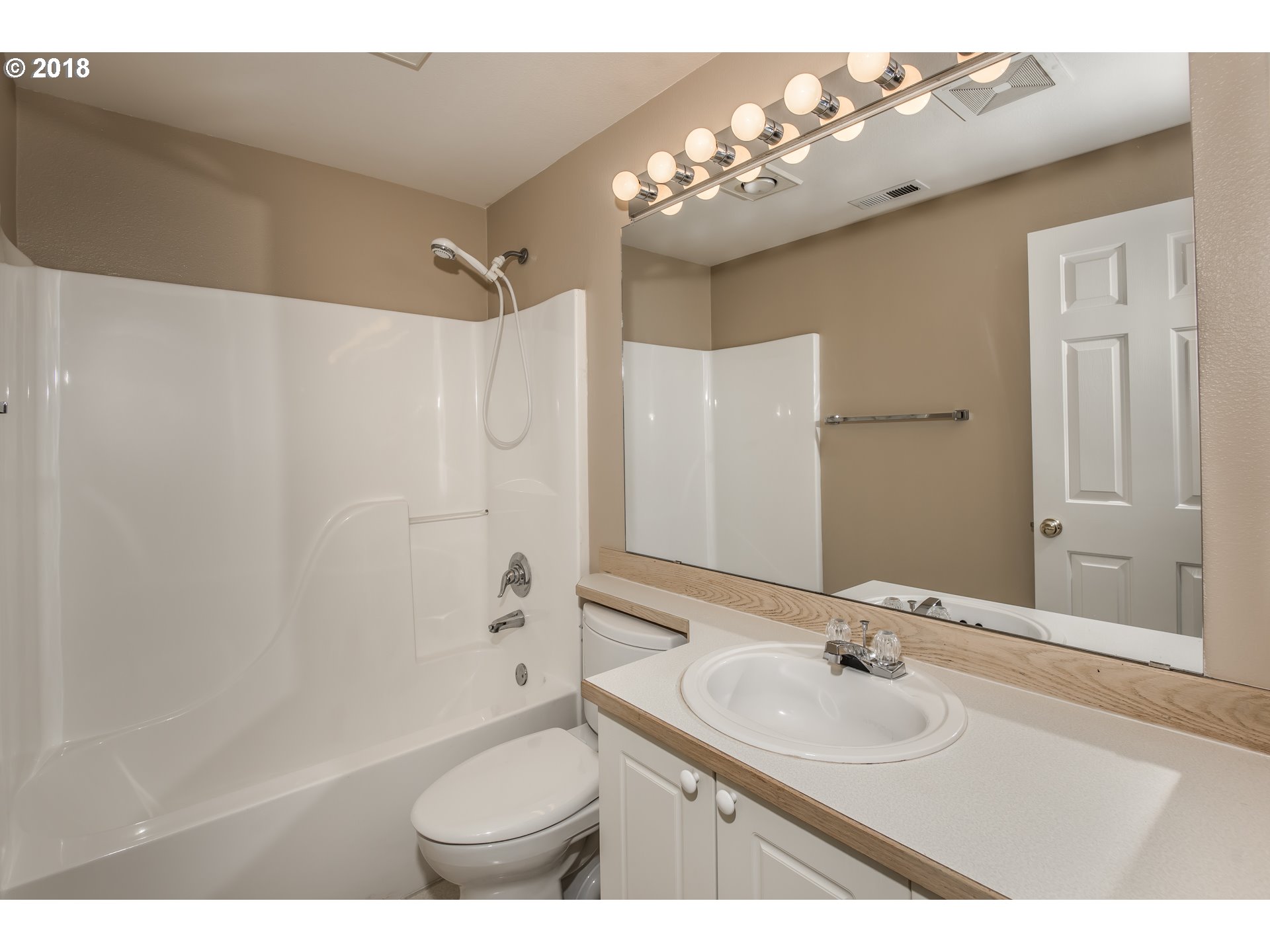 14255 Southwest Barrows Road Beaverton, OR 97007 - Photo 22 of 31 Bathroom
