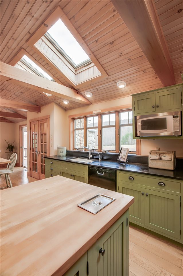 156 Leach Hill Road Goffstown, NH 03045 - Photo 9 of 39 Gallery Image 9