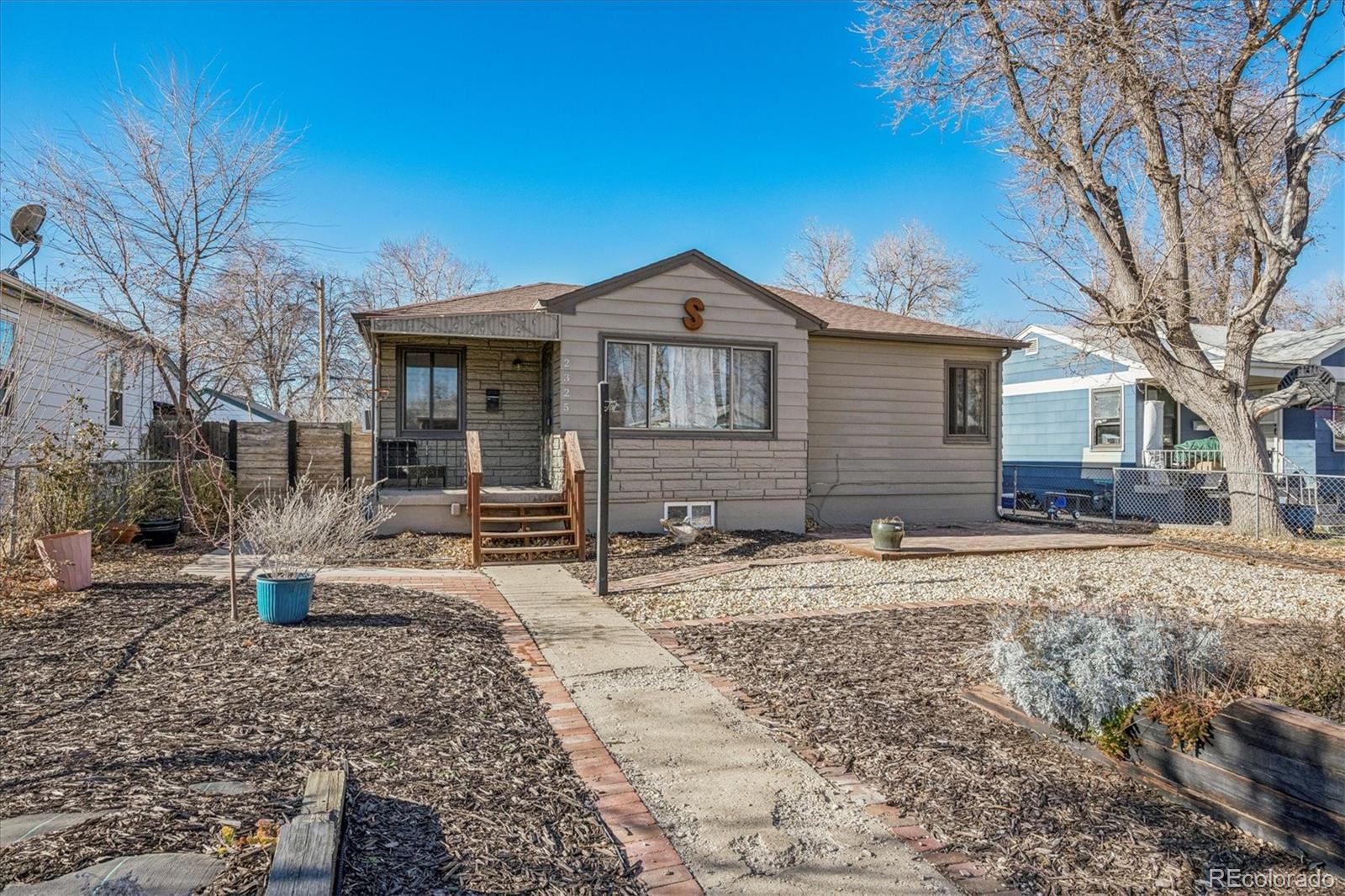 2325 Ironton Street Aurora, CO 80010 - Photo 2 of 26