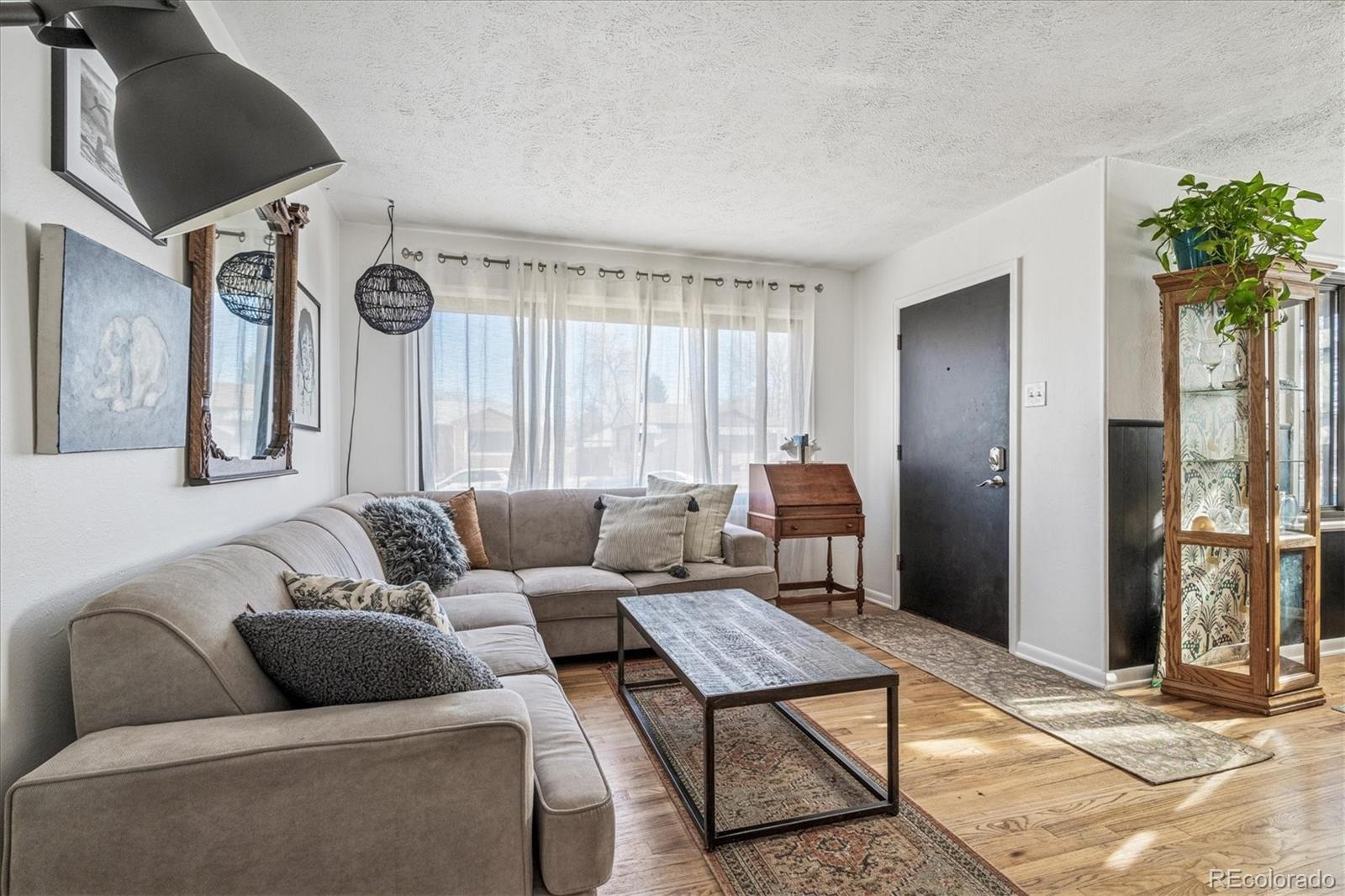 2325 Ironton Street Aurora, CO 80010 - Photo 6 of 26