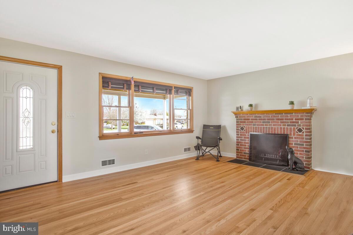 112 South Midfield Road Linthicum Heights, MD 21090 - Photo 8 of 51