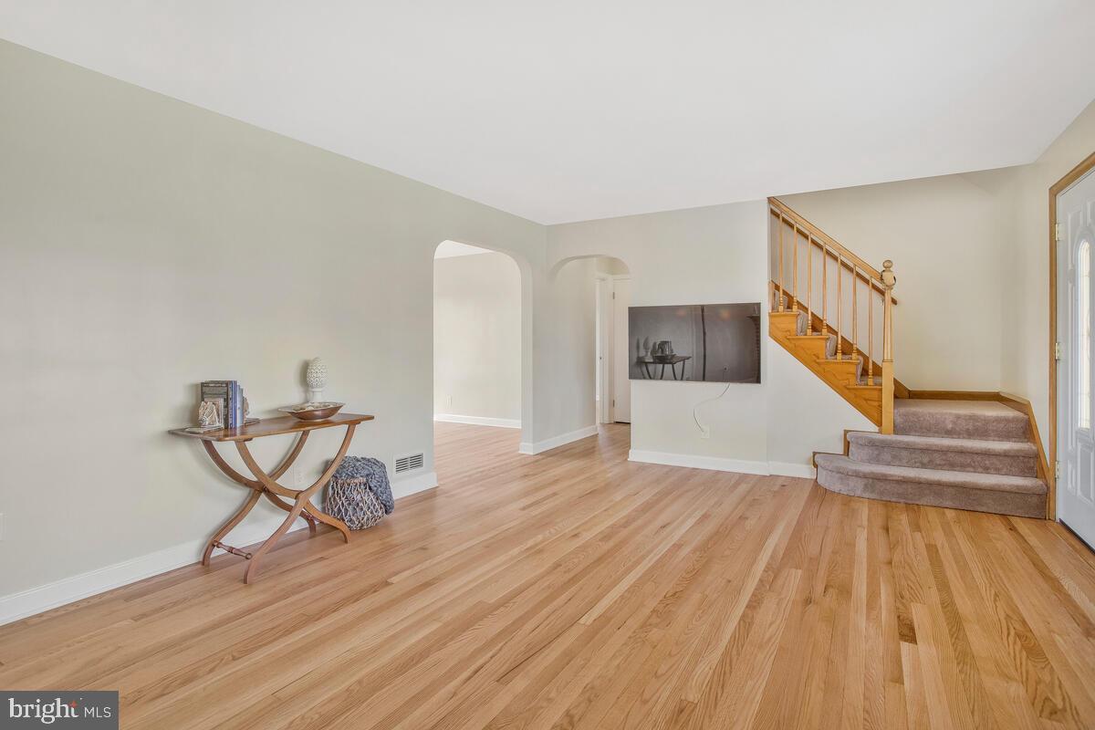 112 South Midfield Road Linthicum Heights, MD 21090 - Photo 9 of 51