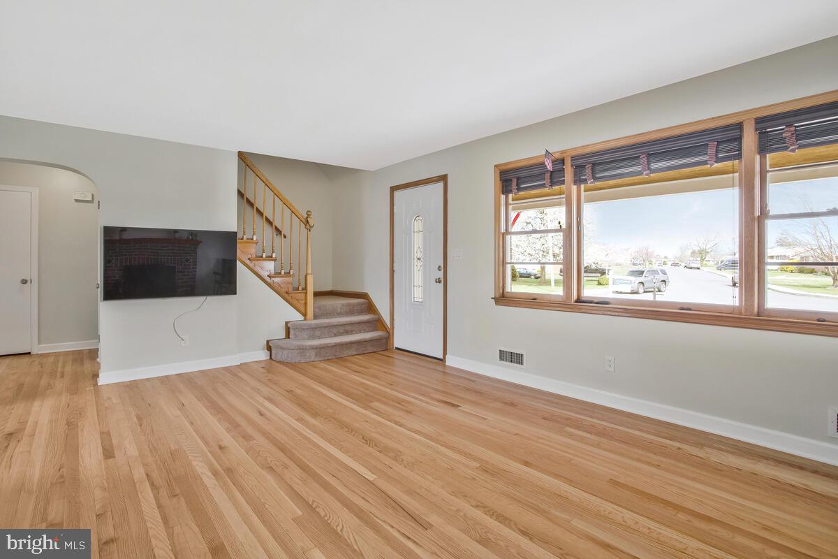 112 South Midfield Road Linthicum Heights, MD 21090 - Photo 10 of 51