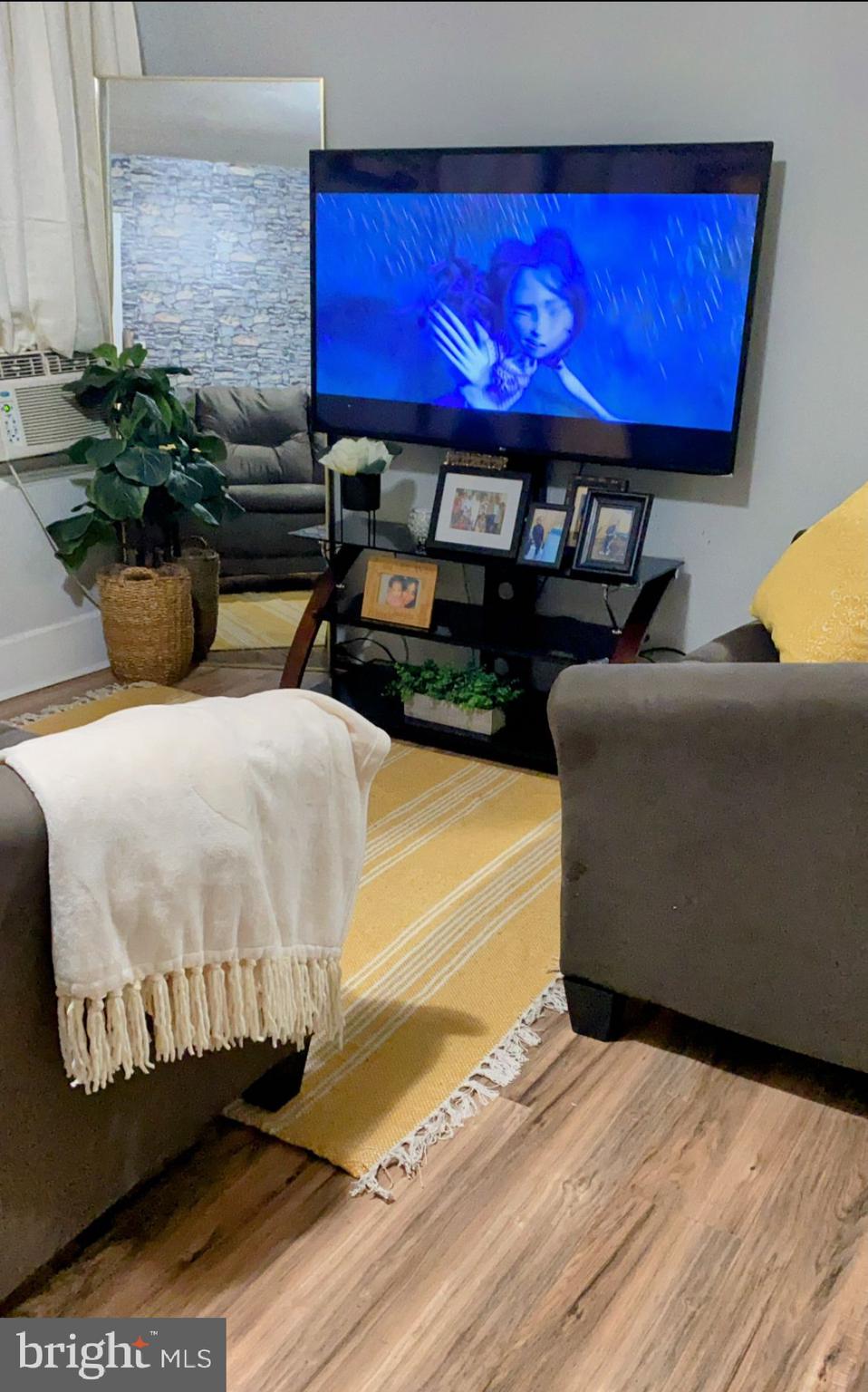 726 North Front Street Reading, PA 19601 - Photo 4 of 13