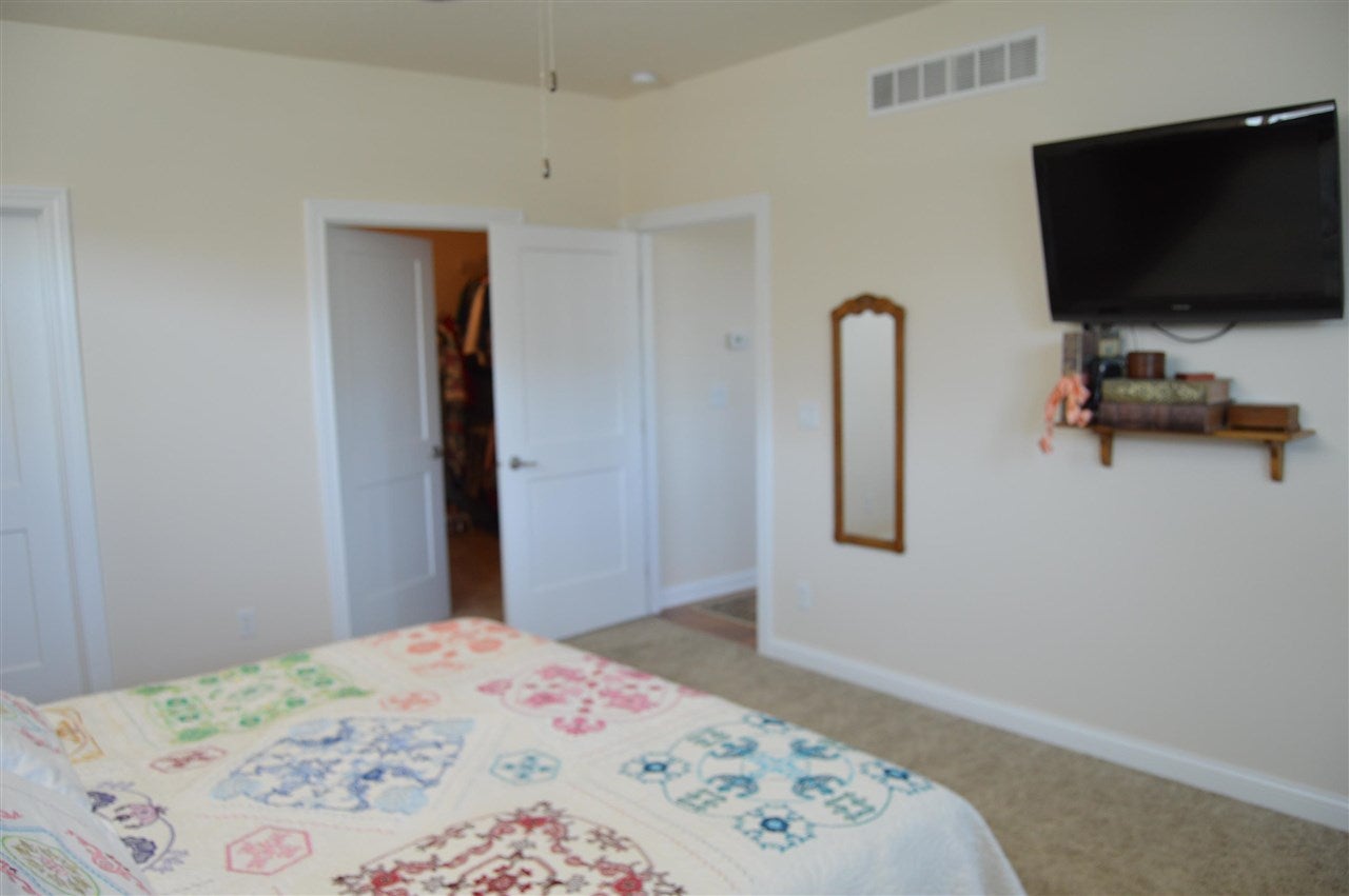16110 Springbrook Trail Urbandale, IA 50323 - Photo 15 of 37 Gallery Image 15
