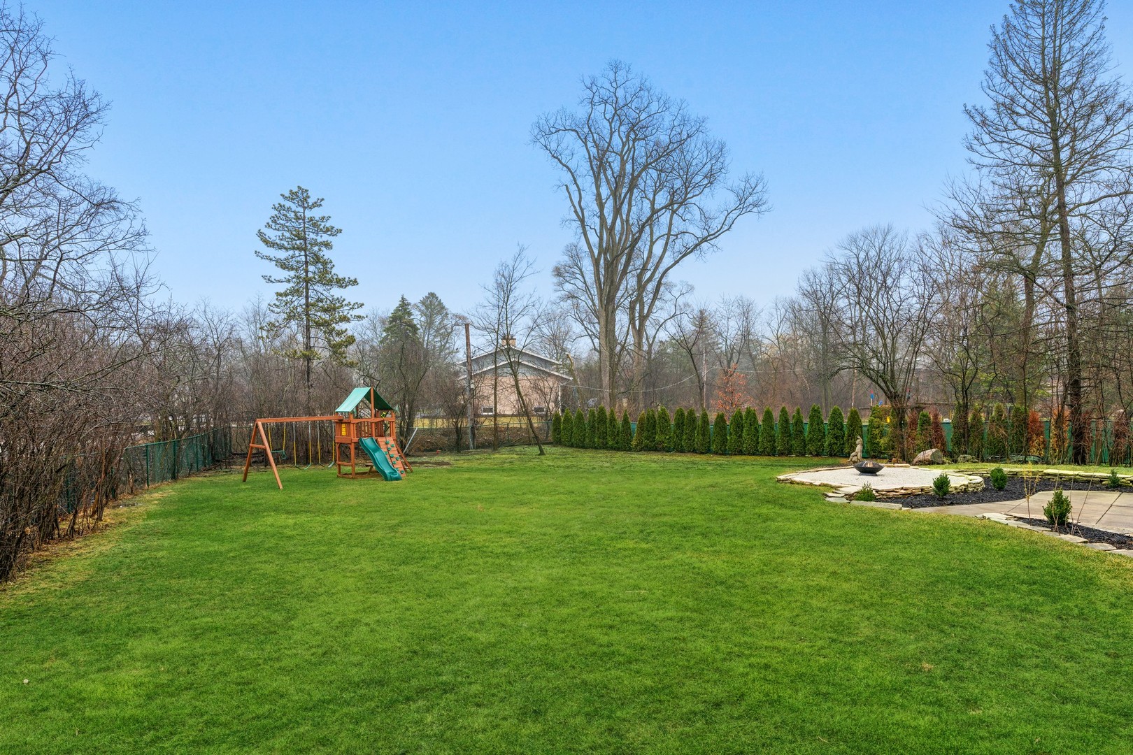 1975 Valley View Road Northfield, IL 60093 - Photo 35 of 40 a view of a park with large trees