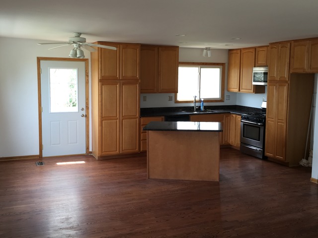 699 Rockhurst Road Bolingbrook, IL 60440 - Photo 6 of 11