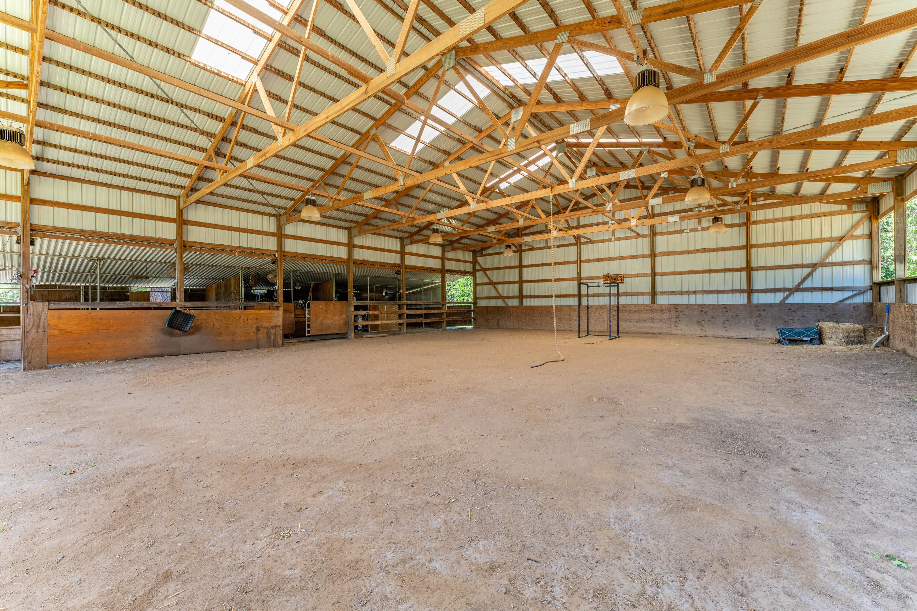 5900 Hugo Road Grants Pass, OR 97526 - Photo 24 of 41 COVERED ARENA!