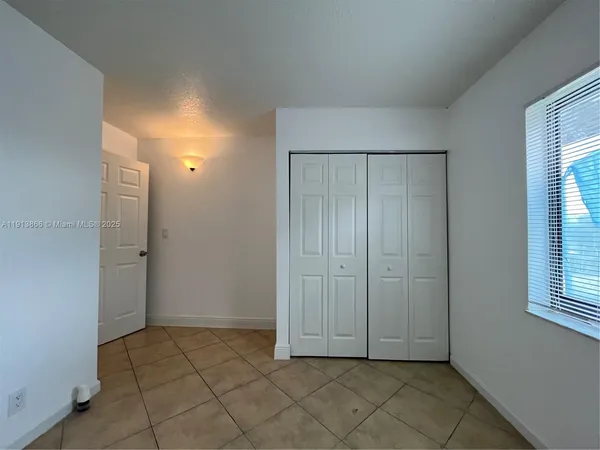 an empty room with entrance