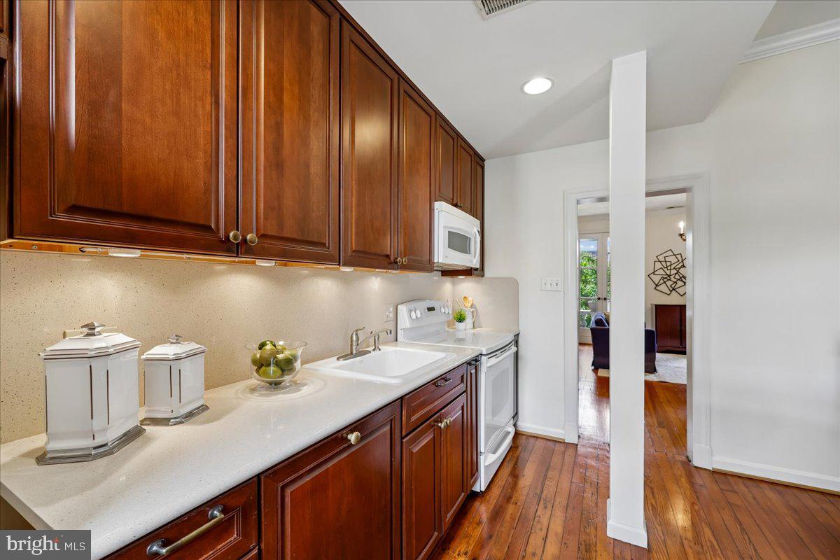 126 E Street Southeast Washington, DC 20003 - Photo 14 of 38