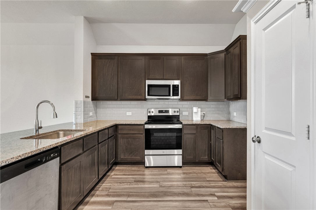 10639 Natural Pond Road Bryan, TX 77845 - Photo 4 of 21
