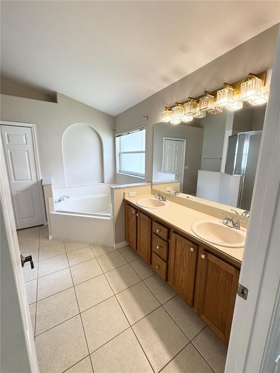 2627 Oneida Loop Kissimmee, FL 34747 - Photo 8 of 24