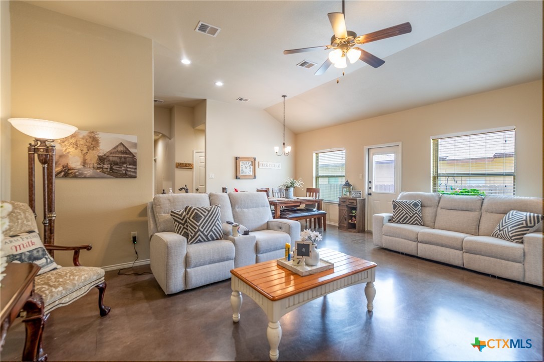 436 Jack Rabbit Lane Buda, TX 78610 - Photo 23 of 40 UNIT B INTERIOR