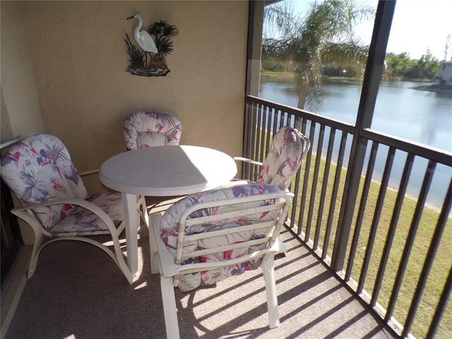 $2,400 | 4016 Oakview Drive, Unit J9, Port Charlotte, FL 33980
