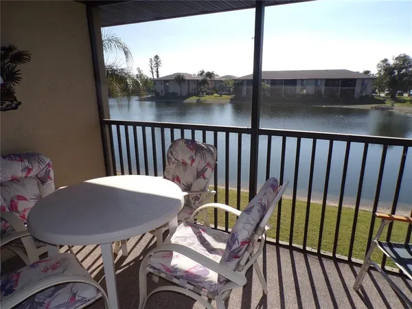 $2,400 | 4016 Oakview Drive, Unit J9, Port Charlotte, FL 33980