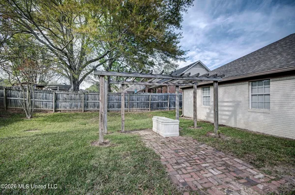 $285,000 | 606 Honeysuckle Drive, Madison, MS 39110