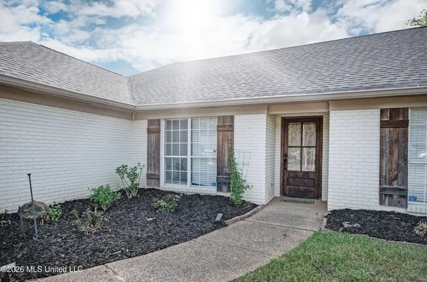 $285,000 | 606 Honeysuckle Drive, Madison, MS 39110