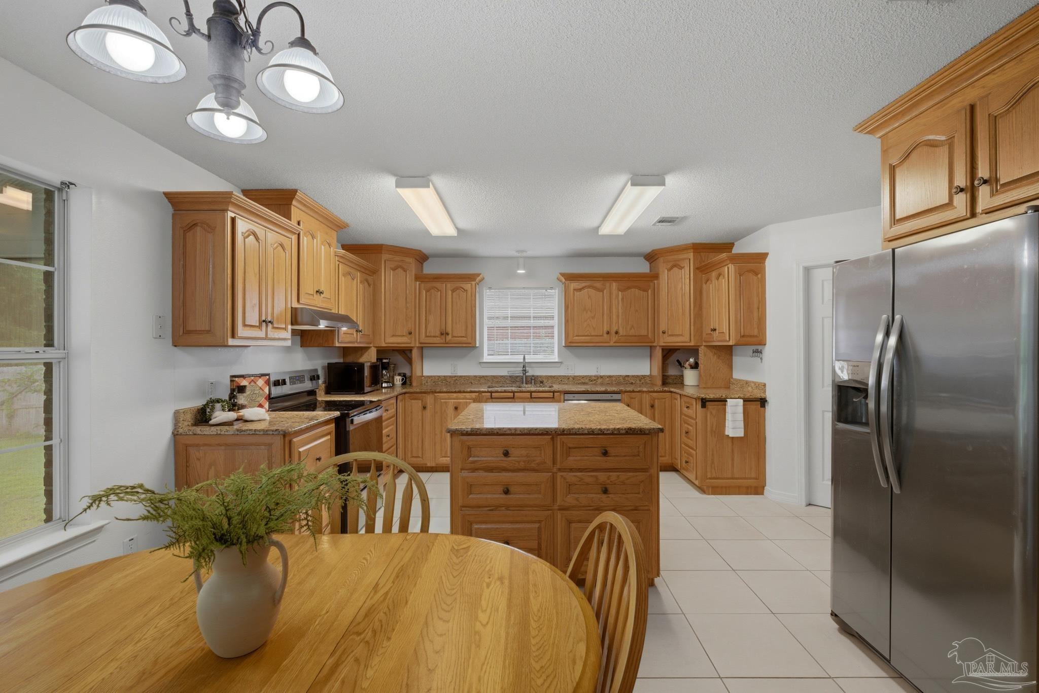 7117 Woodside Road Pensacola, FL 32526 - Photo 10 of 33