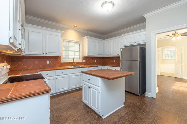 $235,000 | 421 Violet Drive, Madison, MS 39110