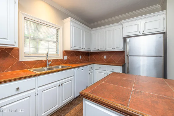 $235,000 | 421 Violet Drive, Madison, MS 39110