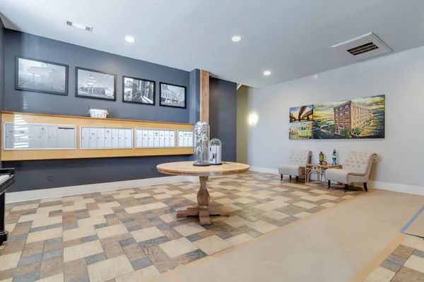 $2,150 | 137 East GE Patterson Avenue, Unit 202, Memphis, TN 38103