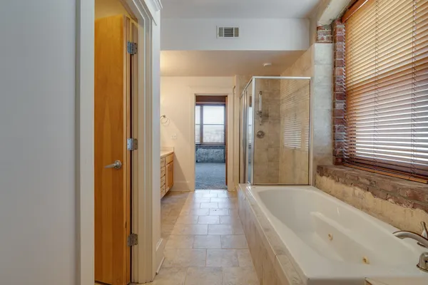 $2,150 | 137 East GE Patterson Avenue, Unit 202, Memphis, TN 38103