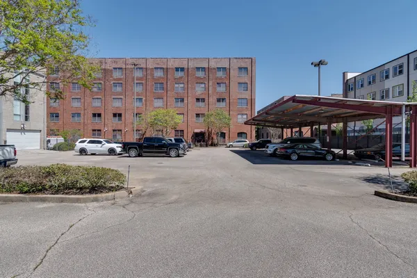 $2,150 | 137 East GE Patterson Avenue, Unit 202, Memphis, TN 38103