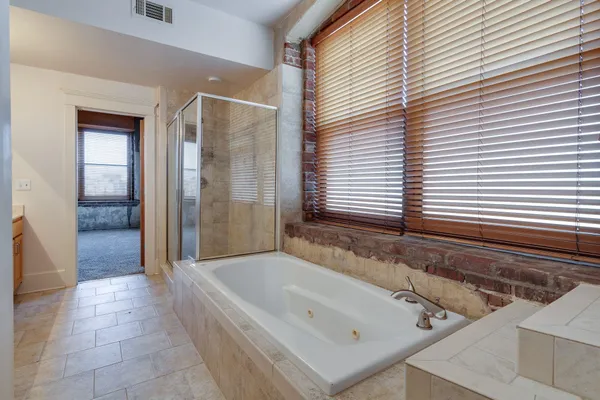 $2,150 | 137 East GE Patterson Avenue, Unit 202, Memphis, TN 38103
