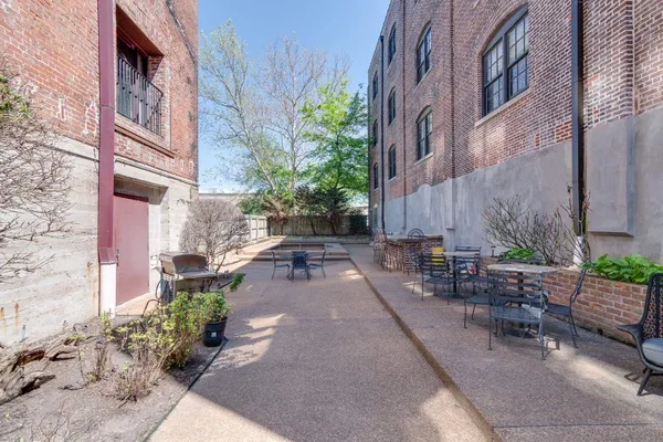 $2,150 | 137 East GE Patterson Avenue, Unit 202, Memphis, TN 38103