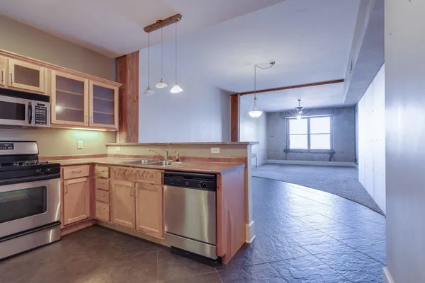 $2,150 | 137 East GE Patterson Avenue, Unit 202, Memphis, TN 38103