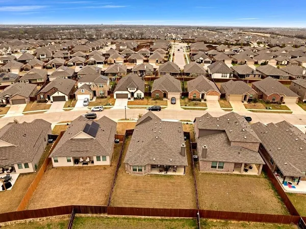 $2,500 | 11501 White River Drive, Aubrey, TX 76227