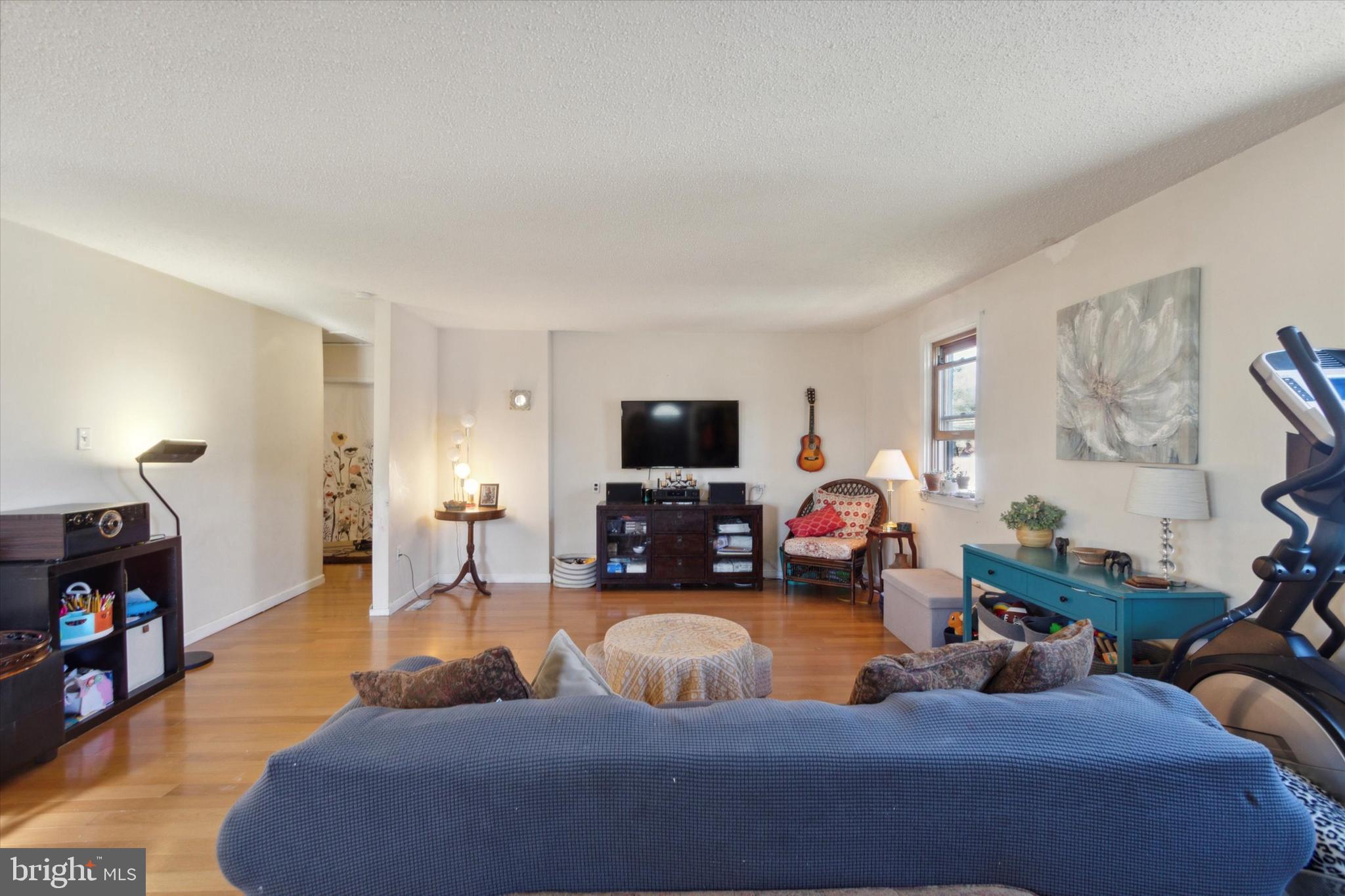 212 Amosland Road Holmes, PA 19043 - Photo 6 of 25 Gallery Image 6