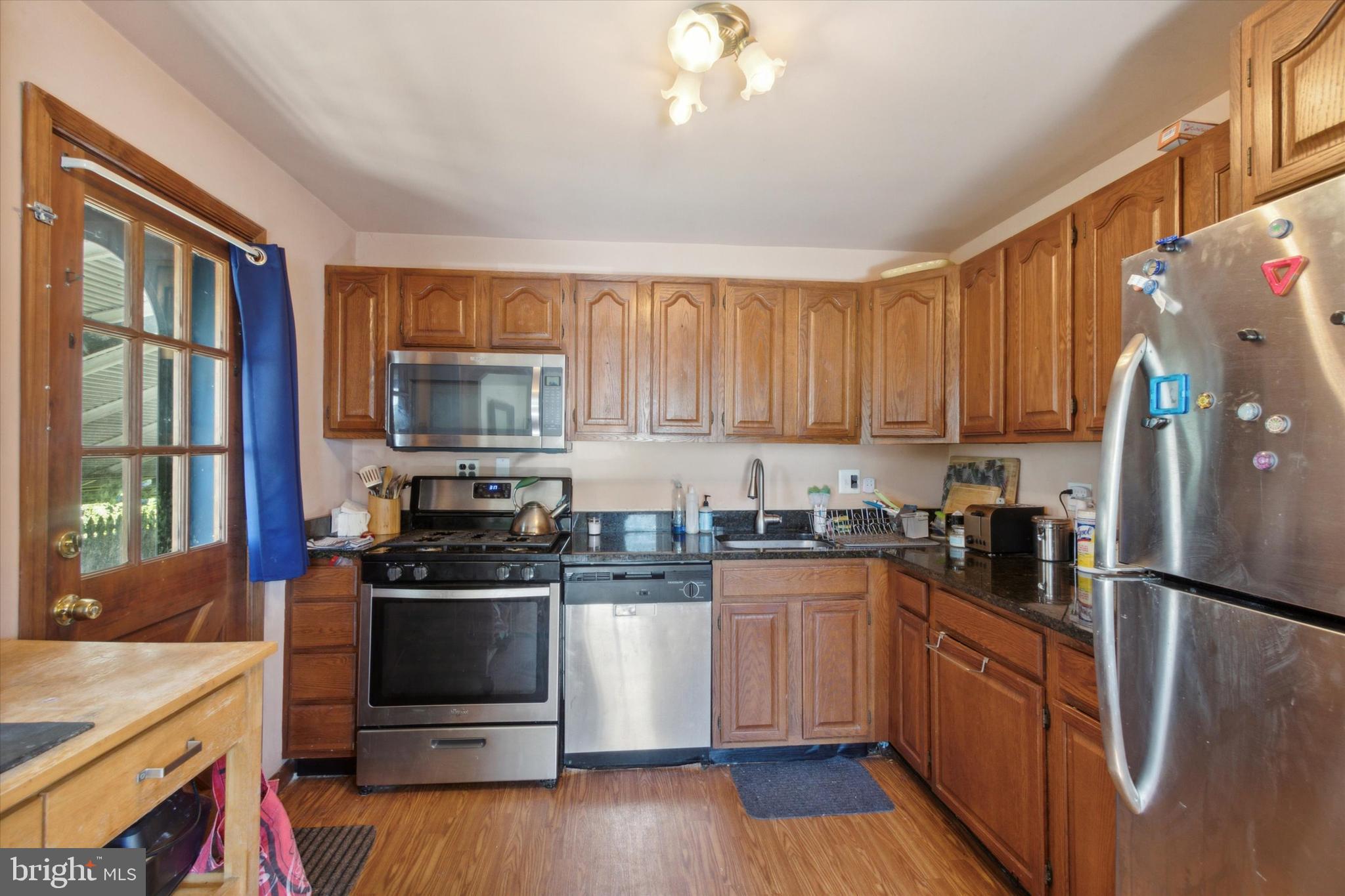 212 Amosland Road Holmes, PA 19043 - Photo 8 of 25 Gallery Image 8