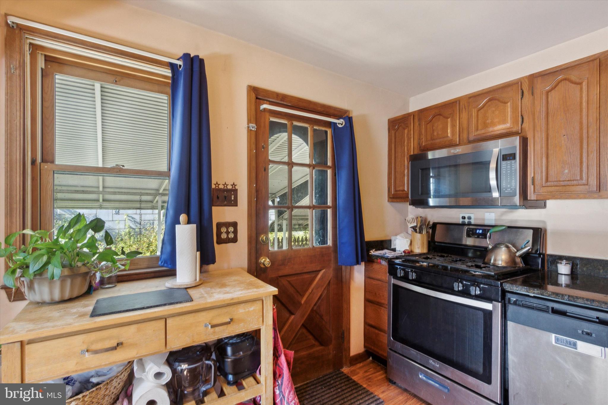 212 Amosland Road Holmes, PA 19043 - Photo 10 of 25 Gallery Image 10