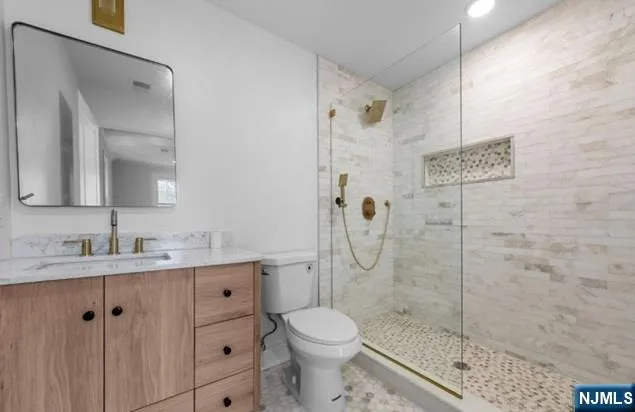 $595,000 | 165 Jerome Place, Bloomfield, NJ 07003