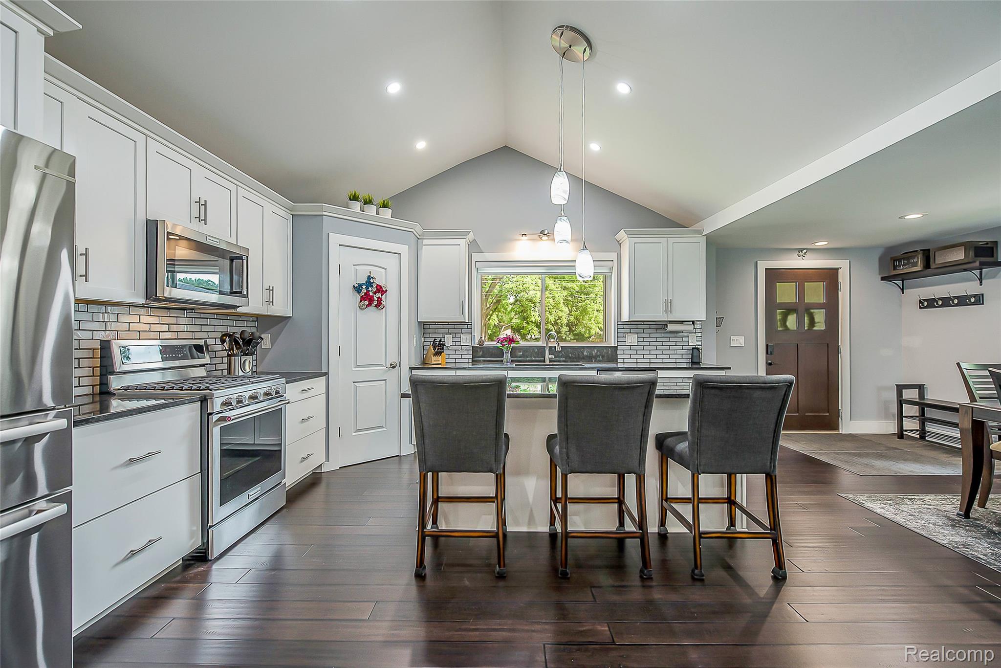 9137 Maltby Road Brighton, MI 48116 - Photo 10 of 40 DSC_6926-2.jpg