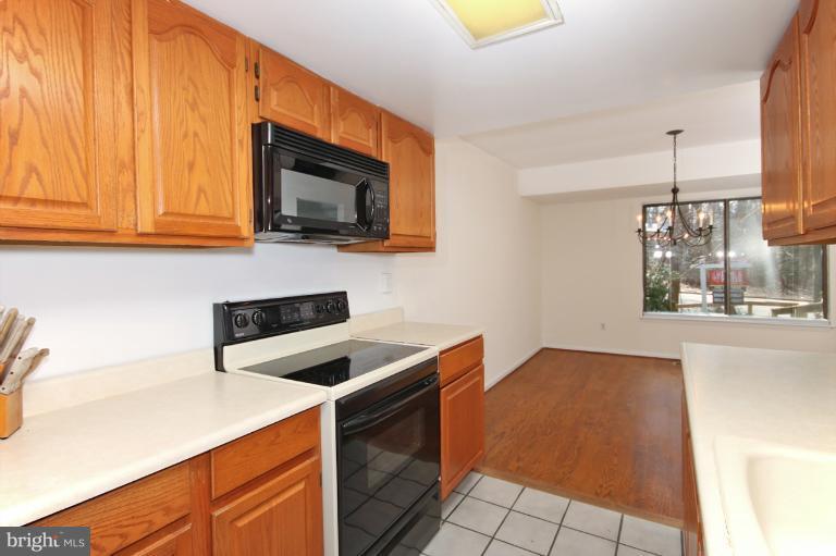 2396 Generation Drive Reston, VA 20191 - Photo 4 of 8 Kitchen