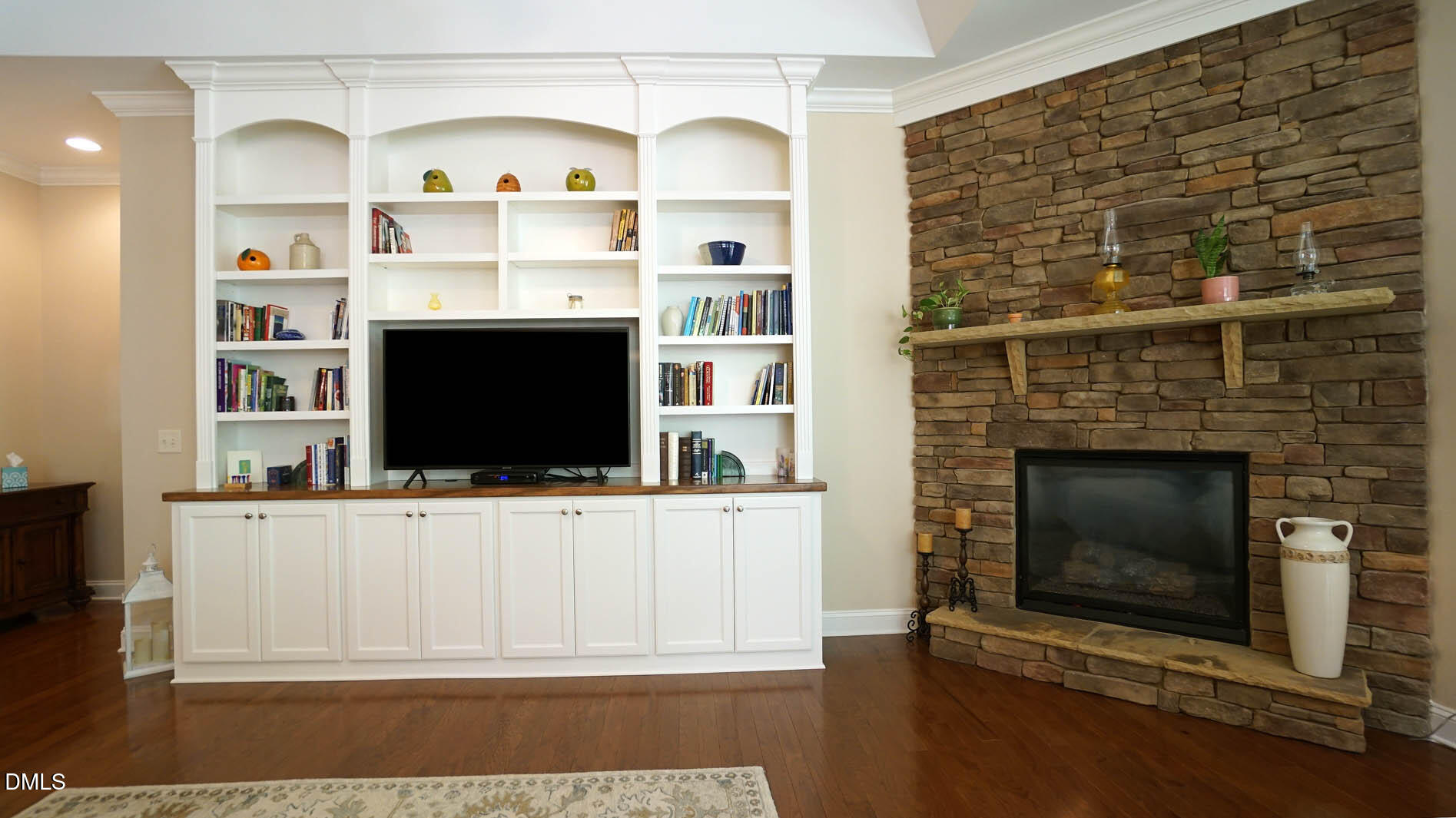 12820 Edsel Drive Raleigh, NC 27613 - Photo 6 of 67 Family Room