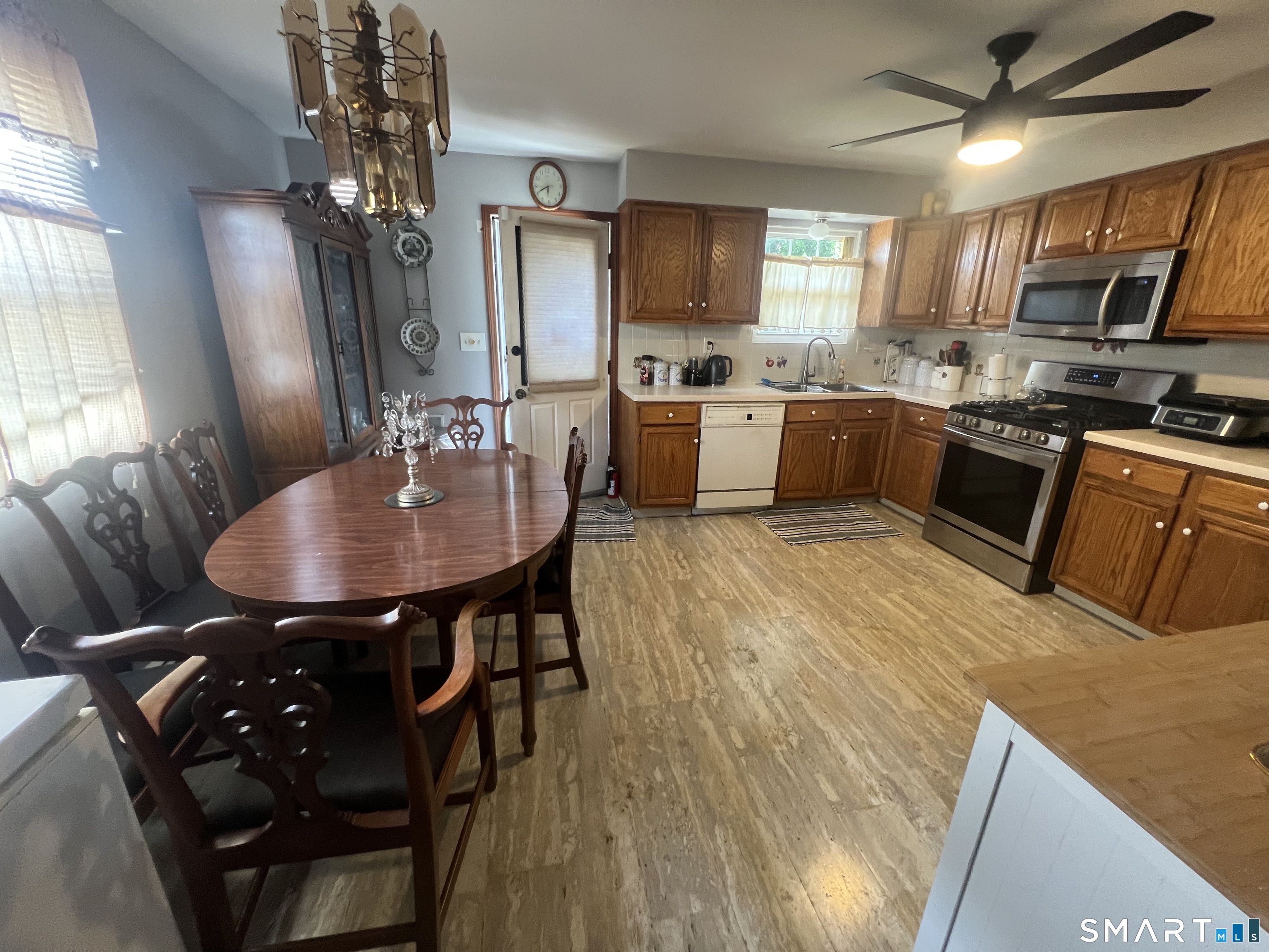 153 Shell Street Bridgeport, CT 06605 - Photo 6 of 21