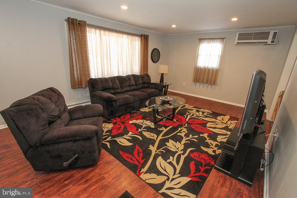 809 Lorane Road Reading, PA 19606 - Photo 2 of 27 Gallery Image 2