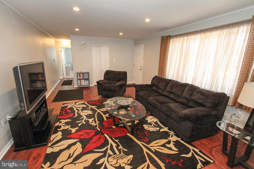 809 Lorane Road Reading, PA 19606 - Photo 3 of 27 Gallery Image 3