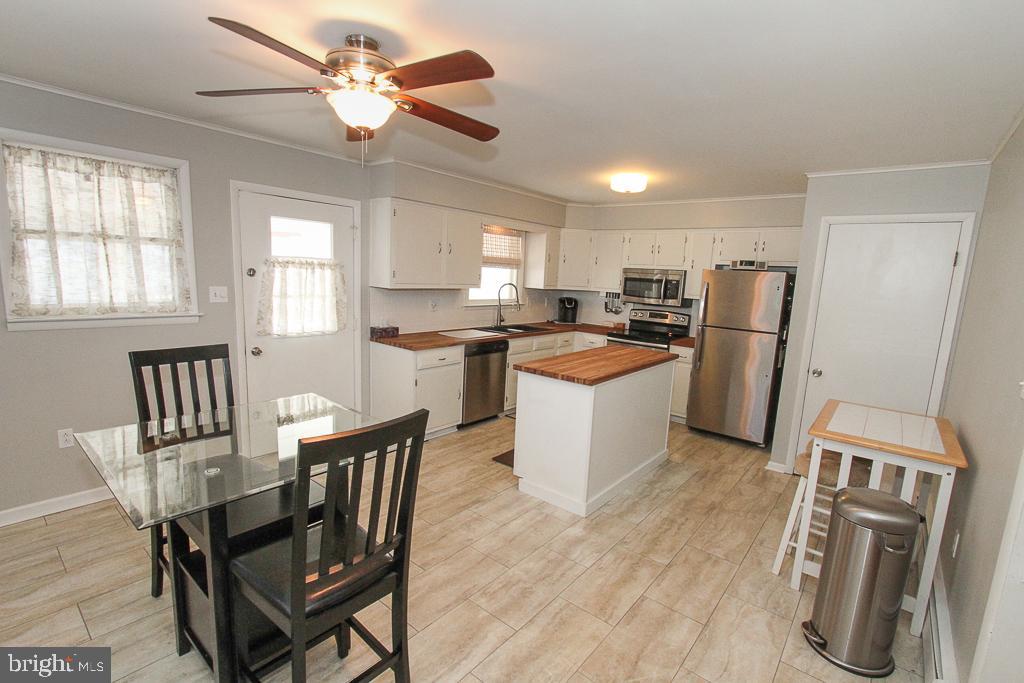 809 Lorane Road Reading, PA 19606 - Photo 4 of 27 Gallery Image 4