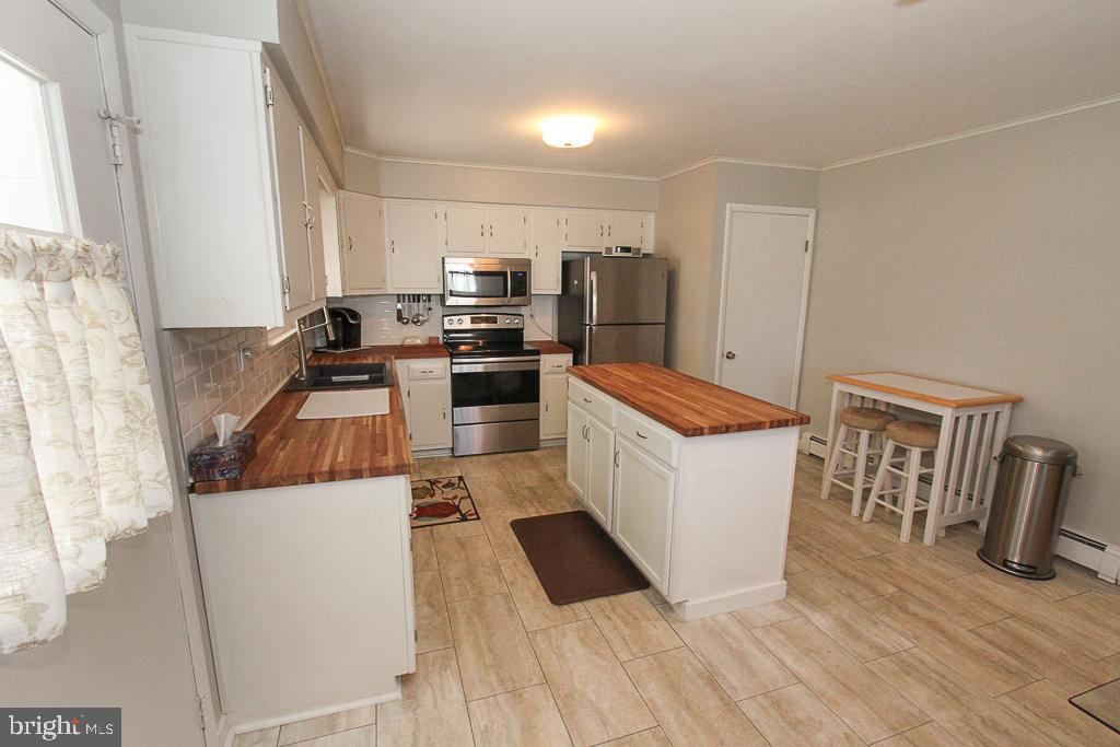 809 Lorane Road Reading, PA 19606 - Photo 6 of 27 Gallery Image 6