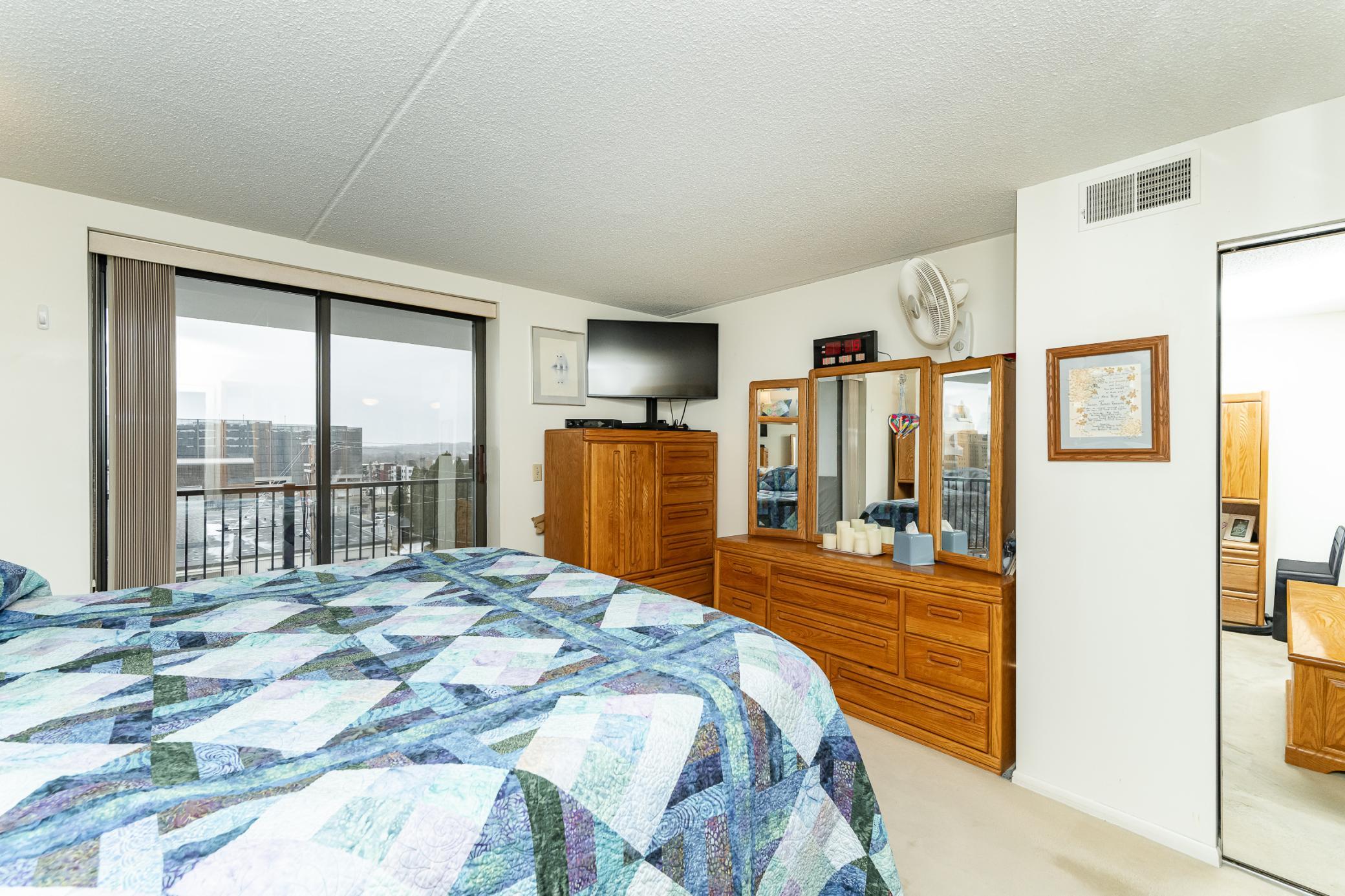 600 4th Street Southwest, Unit 402 Rochester, MN 55902 - Photo 38 of 51