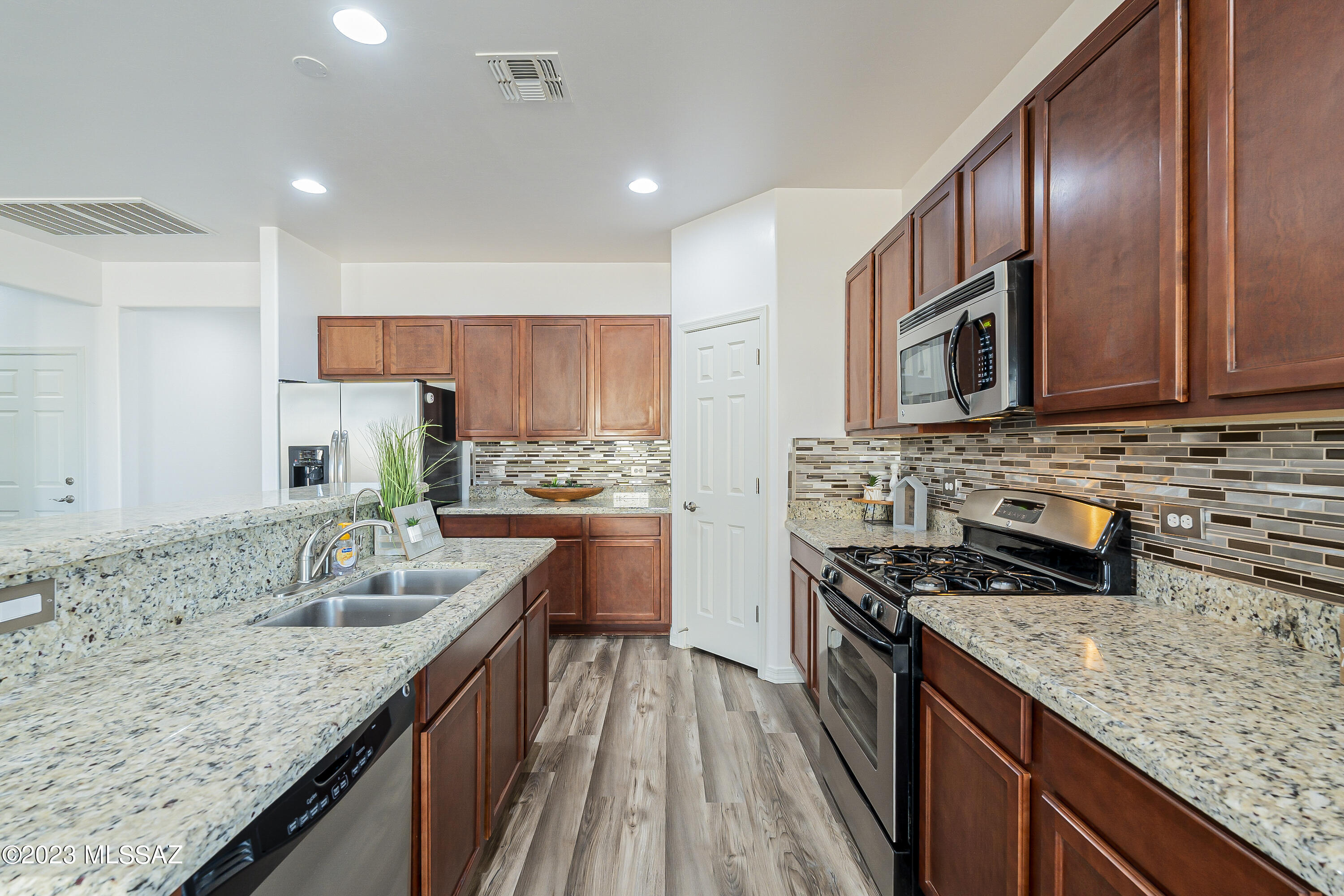 275 East Sycamore View Road Vail, AZ 85641 - Photo 12 of 37 Gallery Image 12