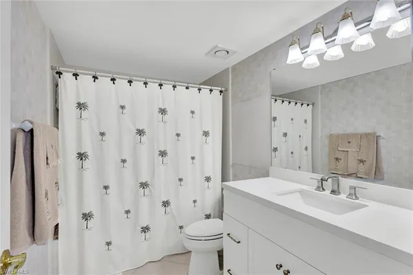 $999,000 | 220 South Collier Boulevard, Unit PHC, Marco Island, FL 34145