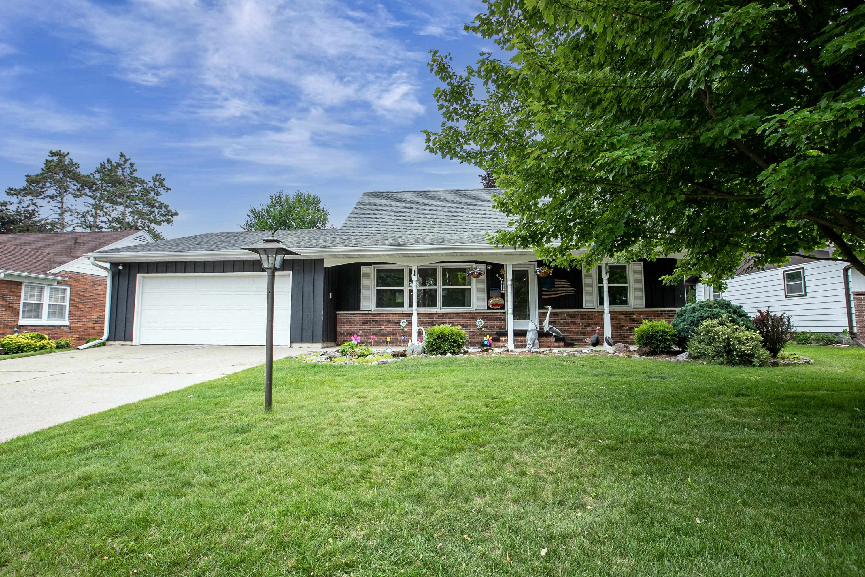 430 Fairview Way Shawano, WI 54166 - Photo 2 of 49