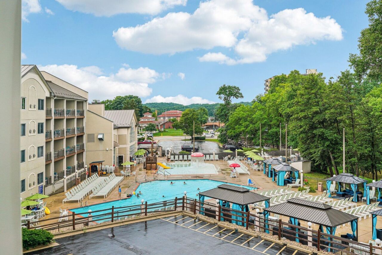 111 Center St, Lake Geneva