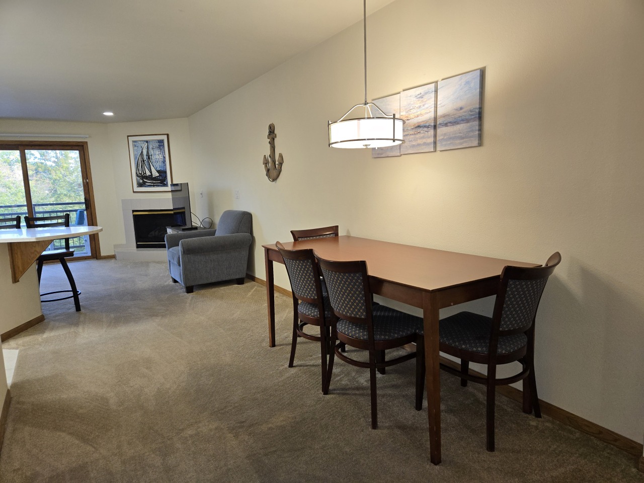 111 Center Street, Unit 342 Lake Geneva, WI 53147 - Photo 8 of 55 Dining Area